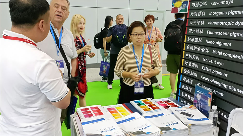 給客戶介紹我們的產(chǎn)品